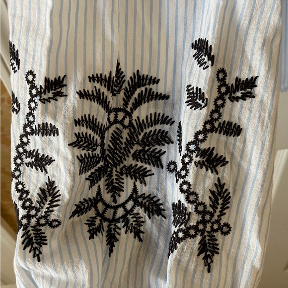 Who What Wear Blue/white Boho Blouse Embroidered - Picture 3 of 4